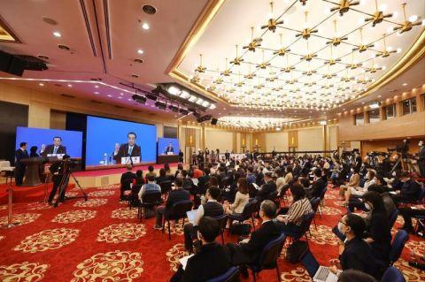 李克強：今年政府支出更多向民生領(lǐng)域傾斜，特別是義務(wù)教育和基本醫(yī)療